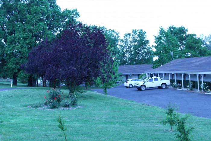 Parking at Moore Park Inn, close to the rooms available in Armidale